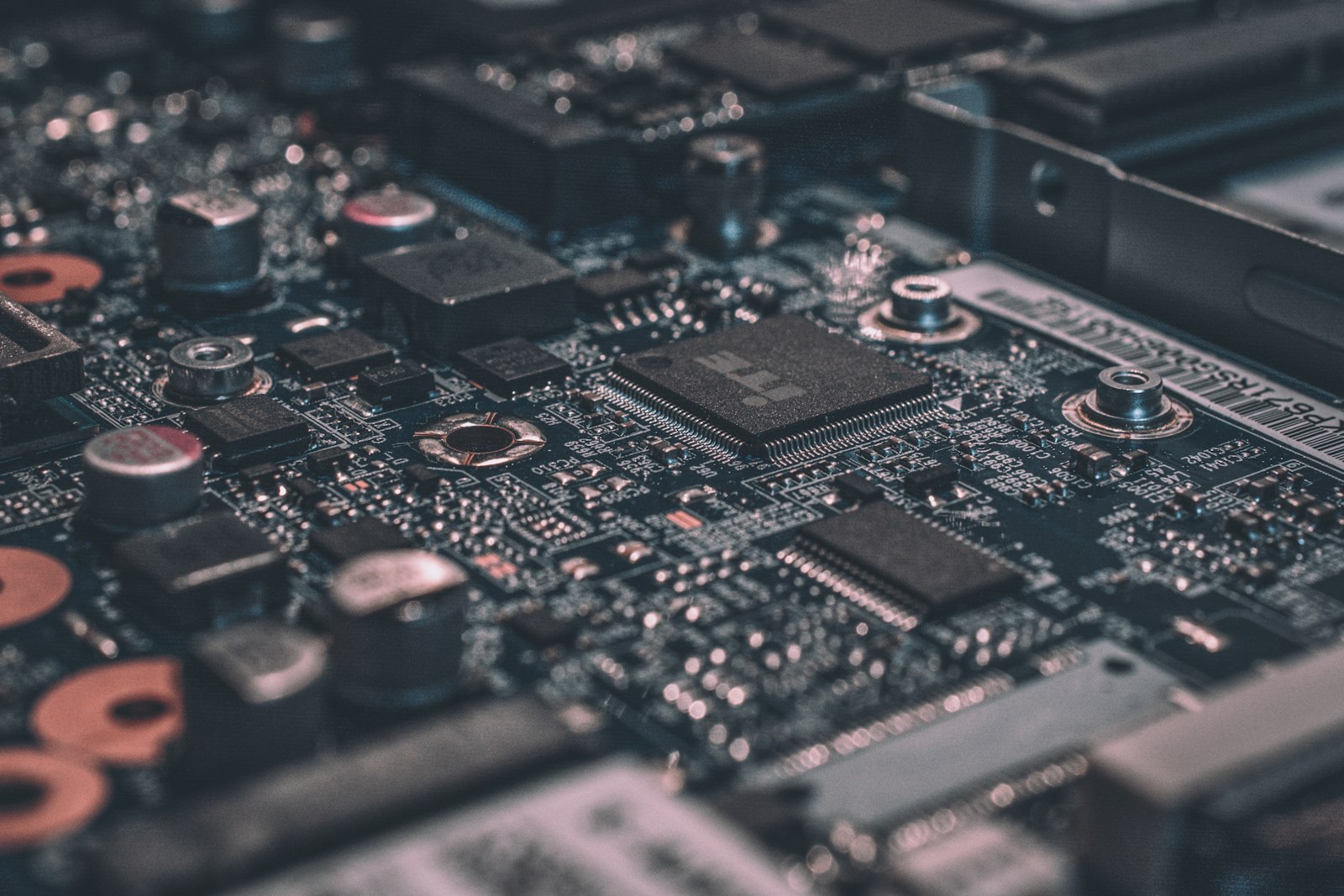 How to Overclock Your CPU Safely in 2026 (AMD & Intel Guide)